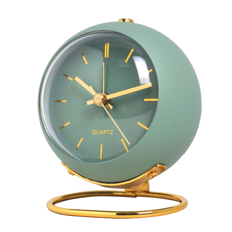 Silent Sweep Metal Alarm Clock – Minimalist Desk Decor