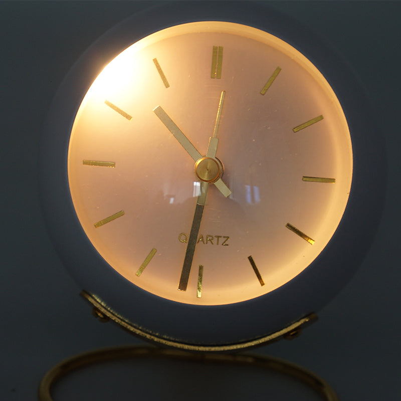 Silent Sweep Metal Alarm Clock – Minimalist Desk Decor